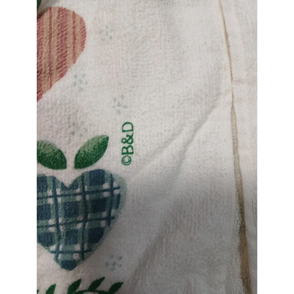 Vintage B&D Kitchenworks 3pc Set: Apple Heart Pot Holder & 2 Crochet Towels